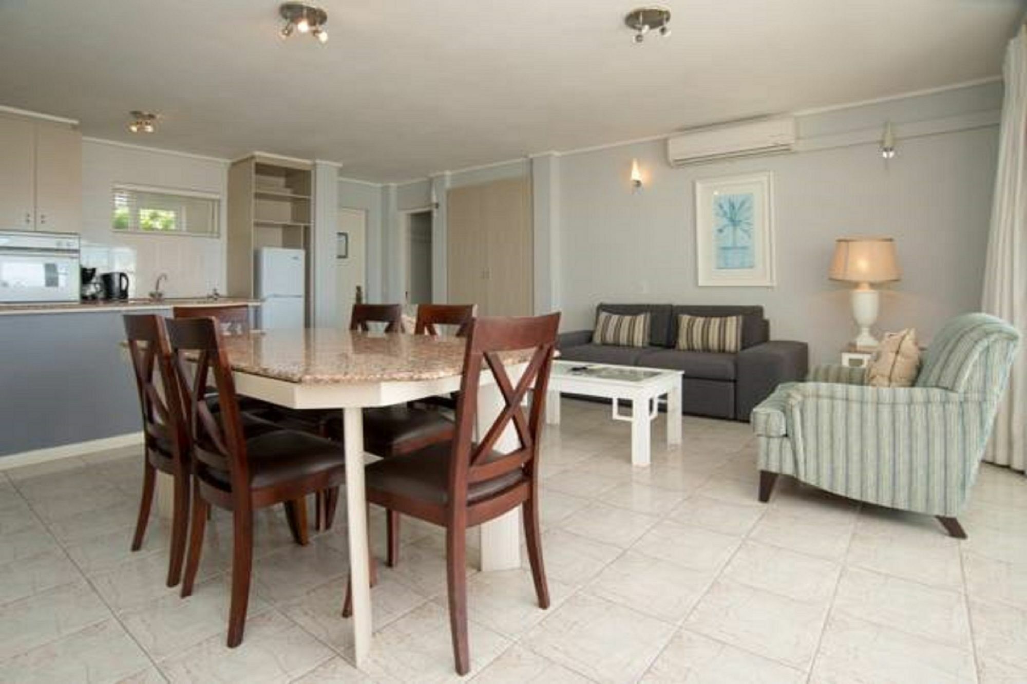 Place On The Bay Self-Catering Кейптаун Екстериор снимка